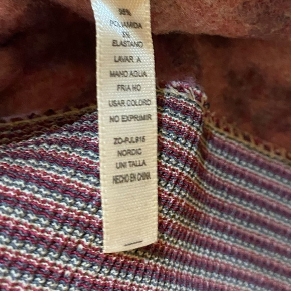 Women's Leggings One Size Red Gray Christmas print - Picture 4 of 6